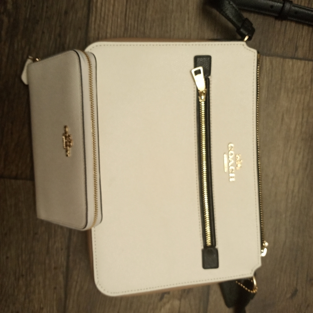 Coach purse and wallet